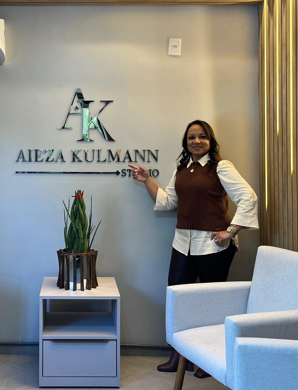 Aieza Kulmann no Studio em Veranópolis